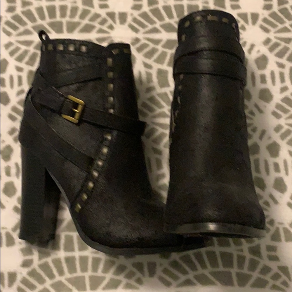 Venus size 8 black boots